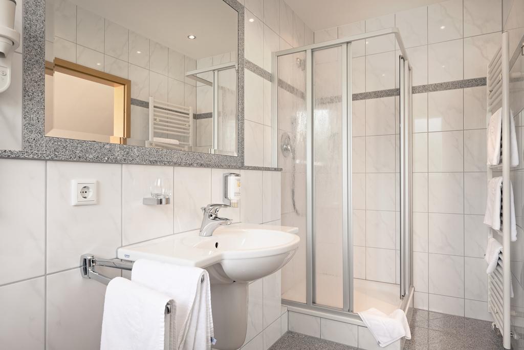 Hotel Heuboden Umkirch Ngoại thất bức ảnh