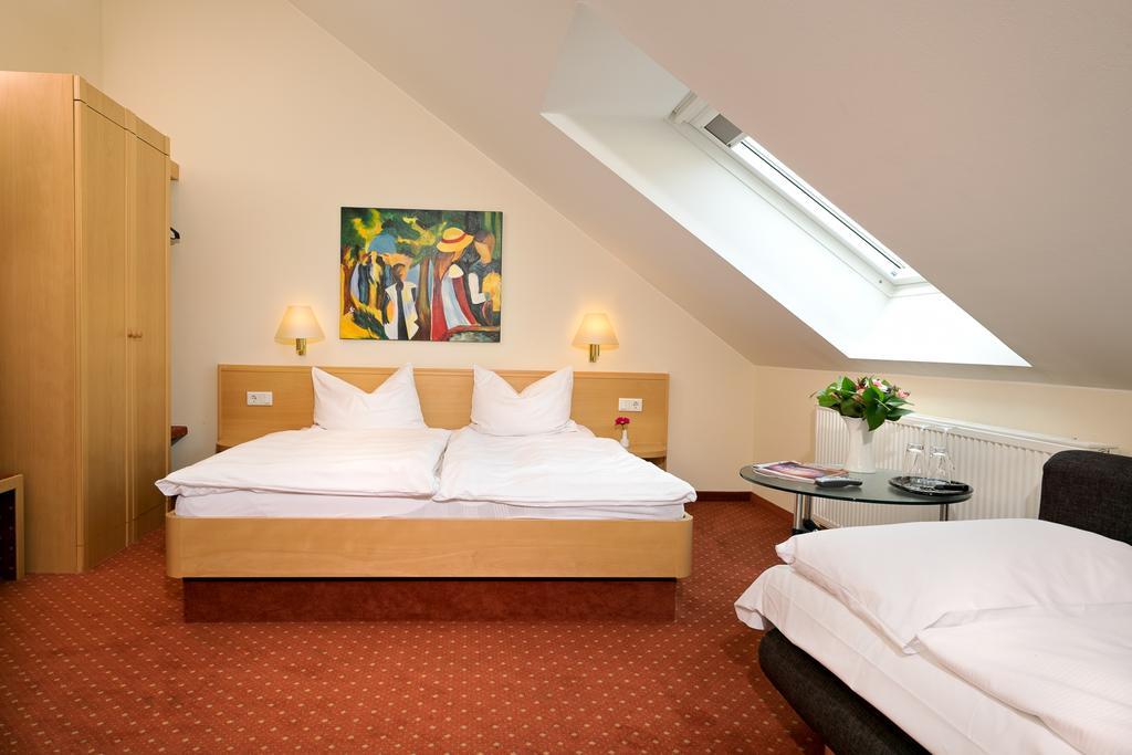 Hotel Heuboden Umkirch Ngoại thất bức ảnh