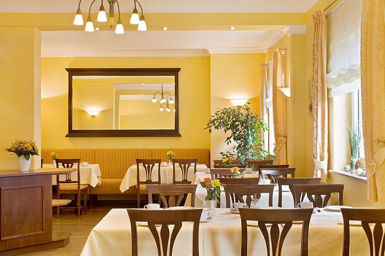 Hotel Heuboden Umkirch Ngoại thất bức ảnh