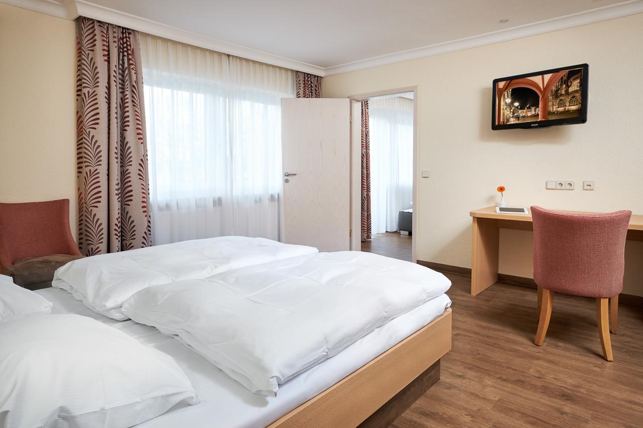 Hotel Heuboden Umkirch Ngoại thất bức ảnh